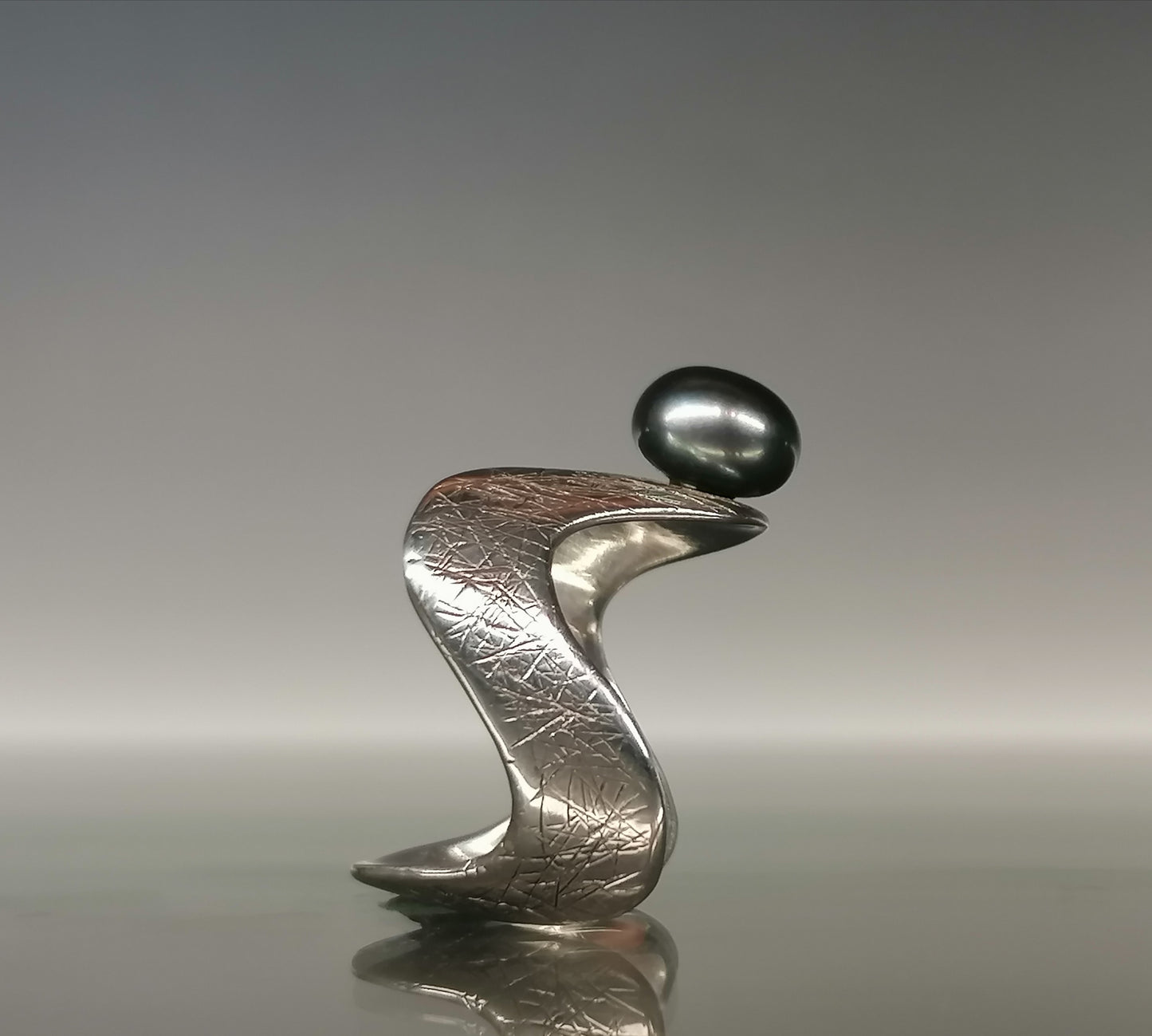 Wunderschöner Ring mit einer Perle