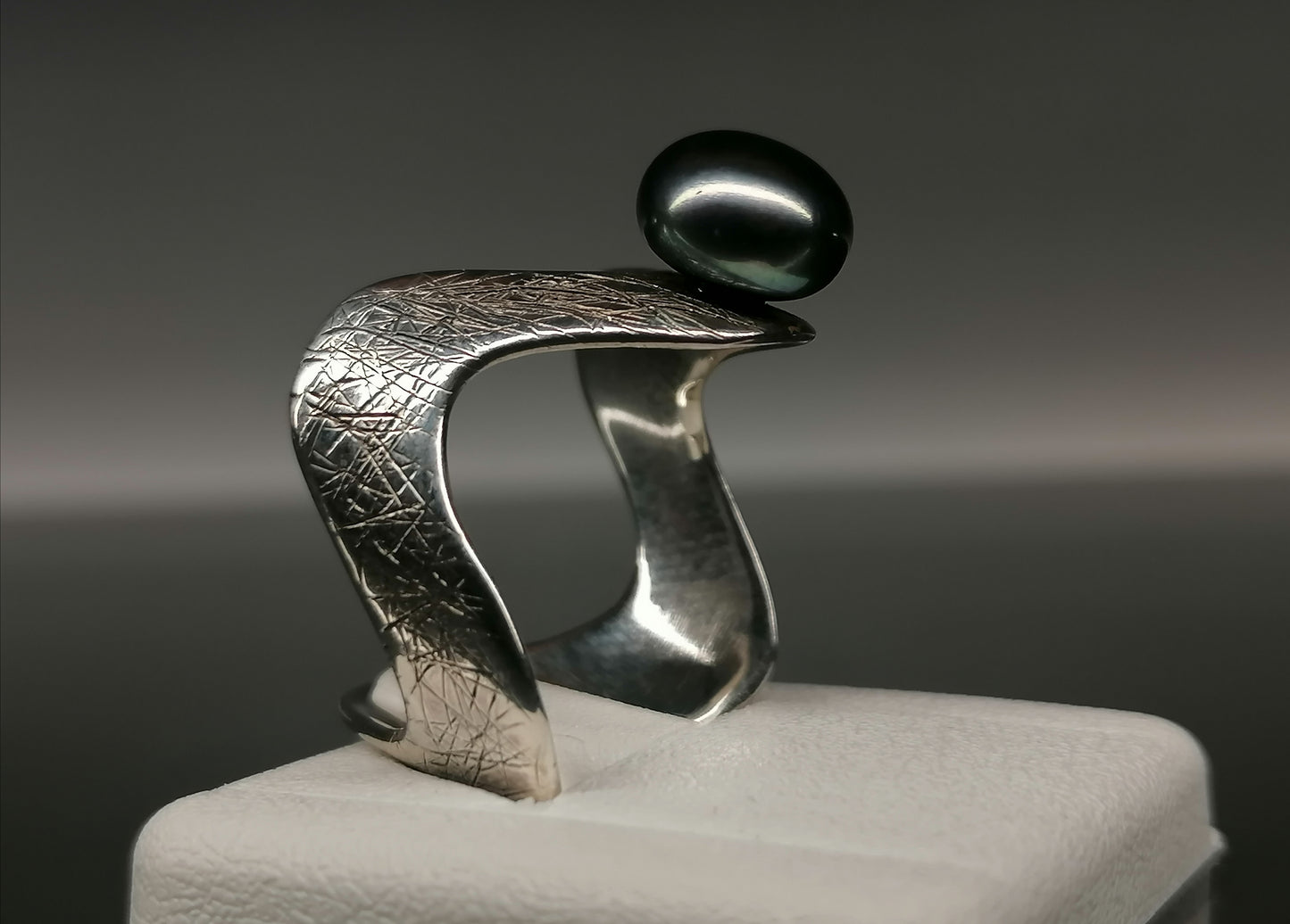 Wunderschöner Ring mit einer Perle