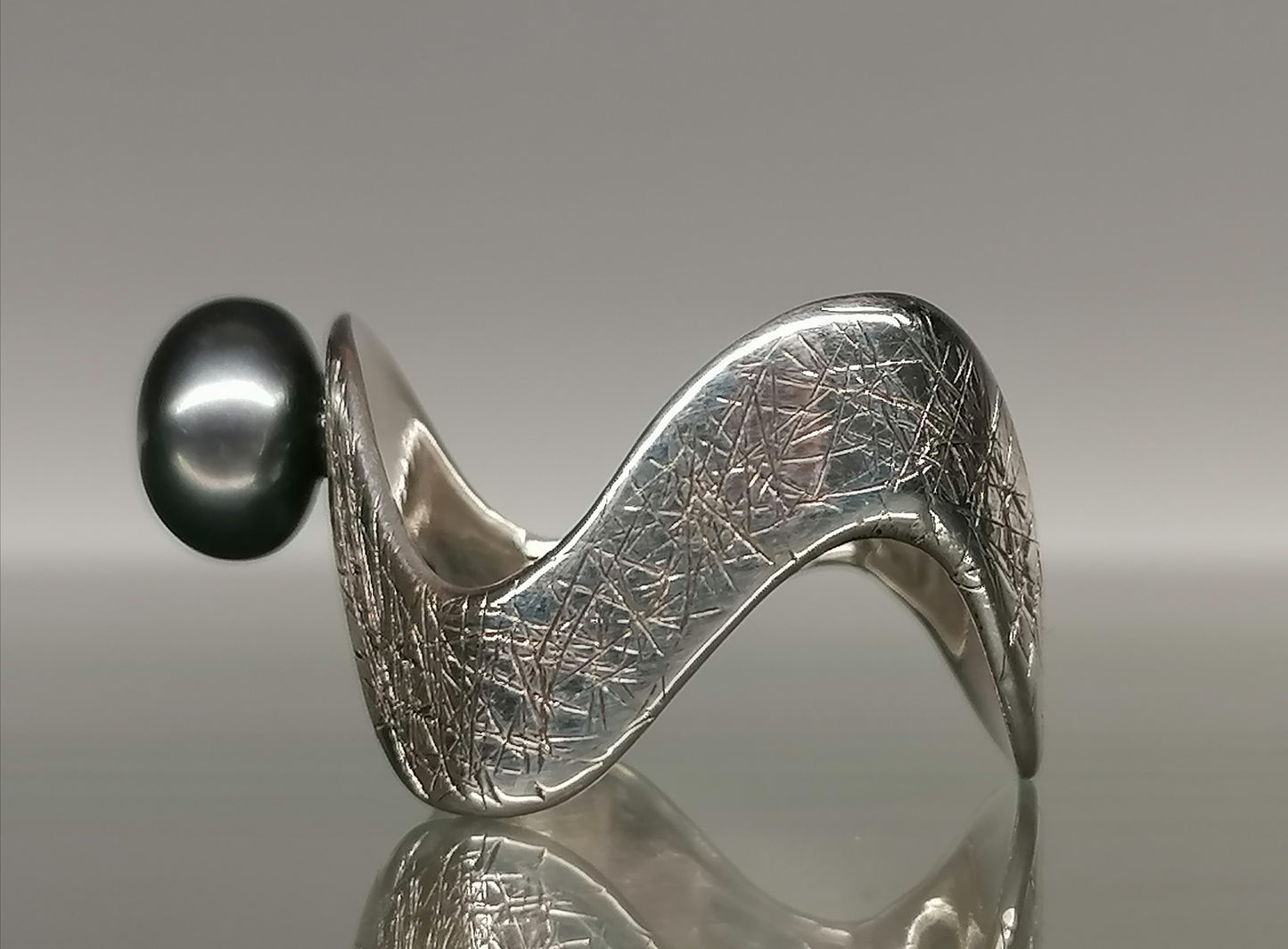 Wunderschöner Ring mit einer Perle
