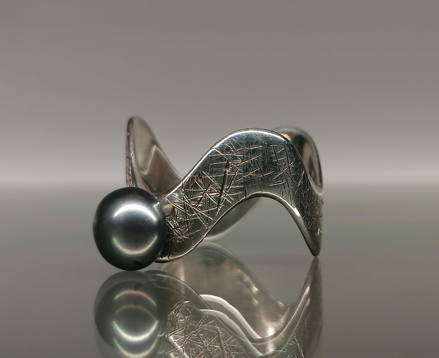 Wunderschöner Ring mit einer Perle