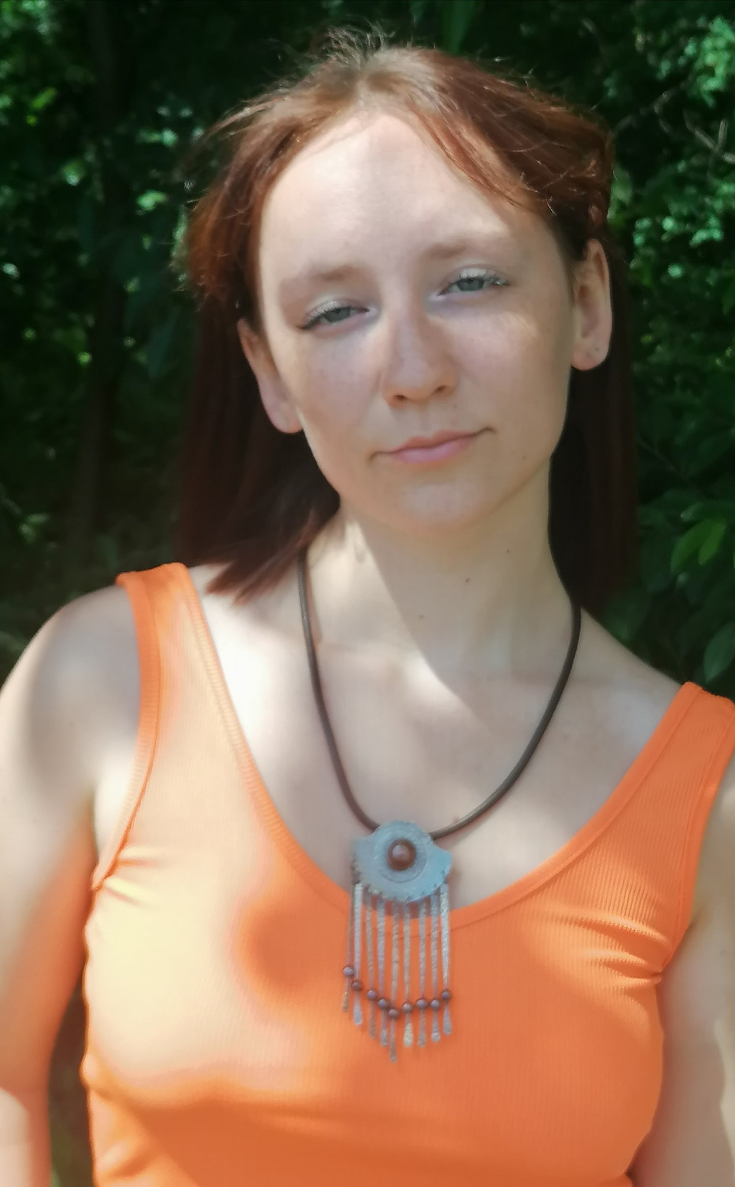 A tasteful necklace with pearls
