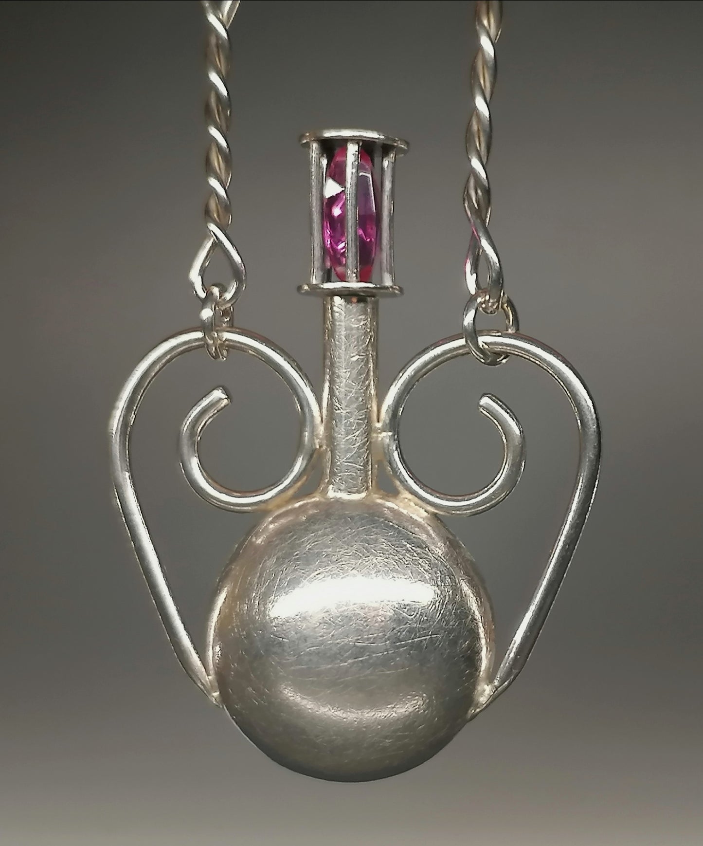 A charming perfume bottle/flacon with zircon