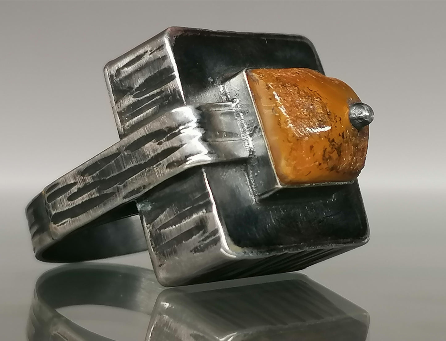 Beautiful large amber ring