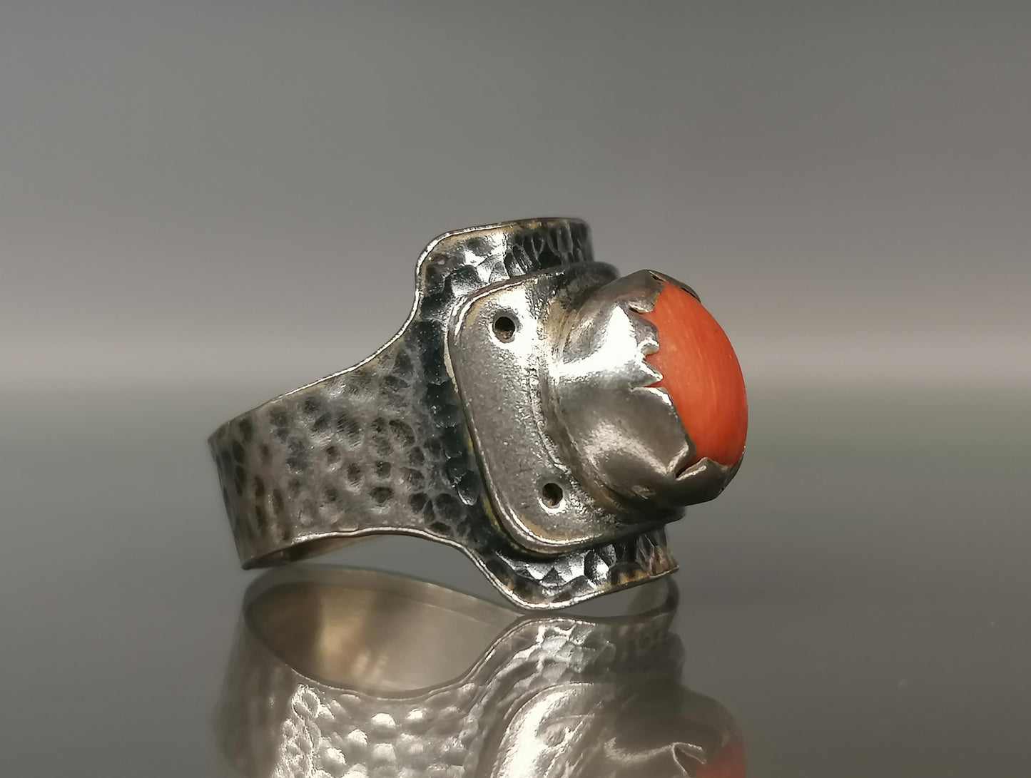 Beautiful ring with natural coral 