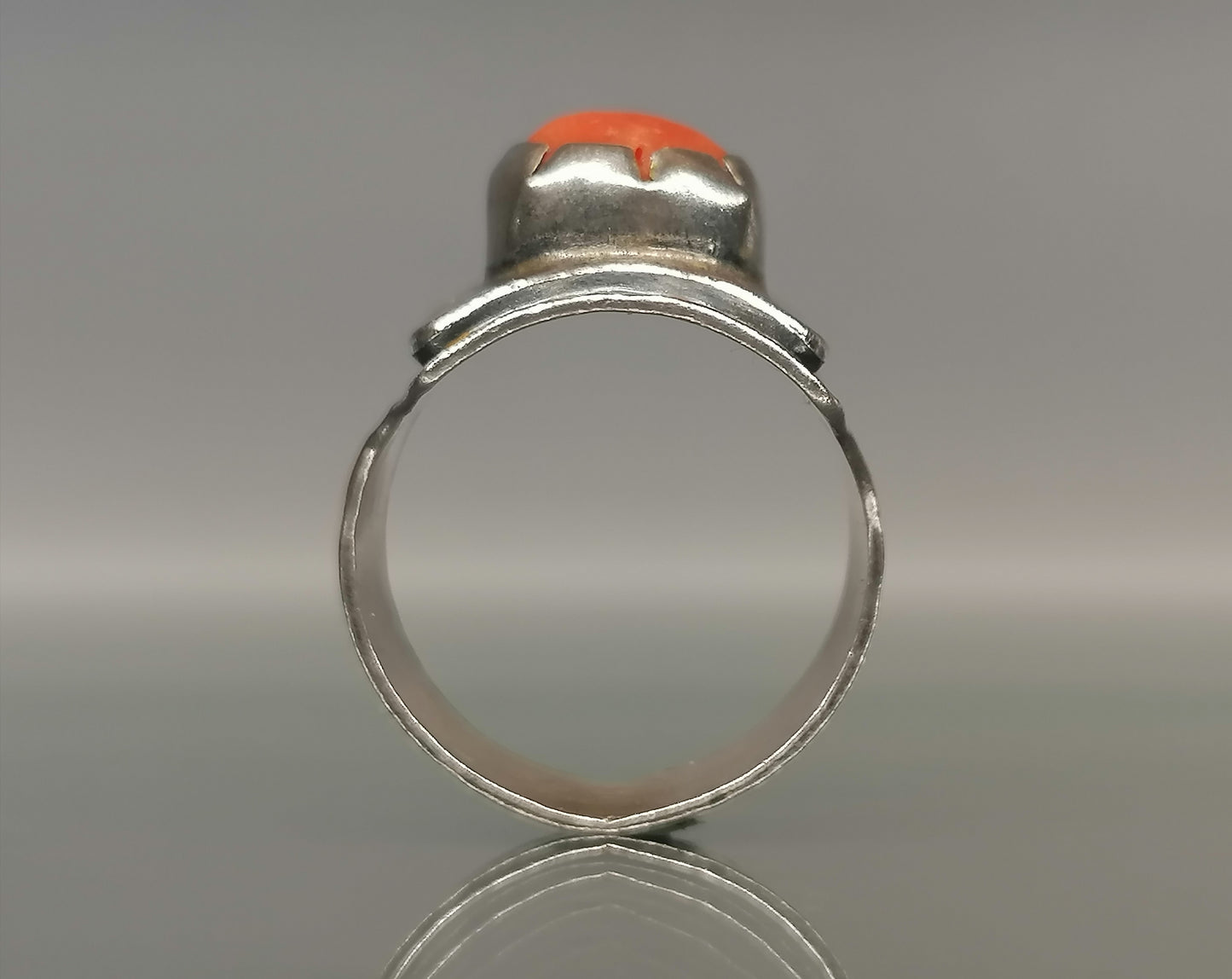 Beautiful ring with natural coral 