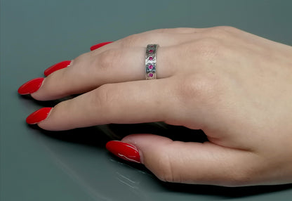 Beautiful wedding ring with cubic zirconia 