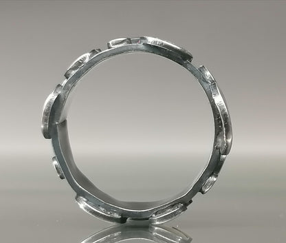 Majestic silver wedding ring 