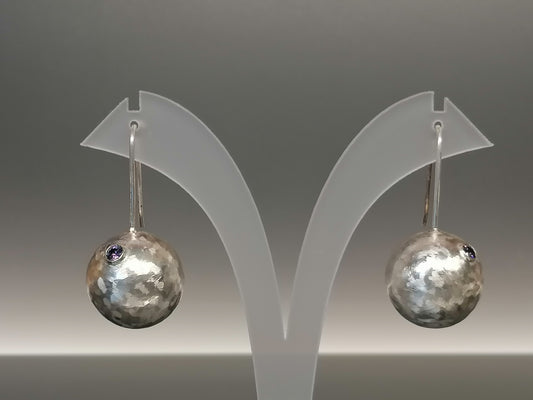 Elegant ball earrings 