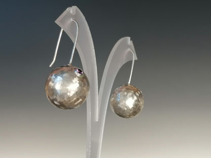 Elegant ball earrings 