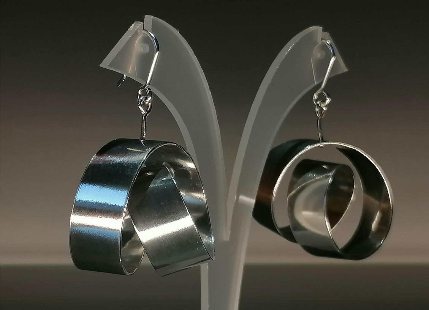 Large, stylish spiral earrings 