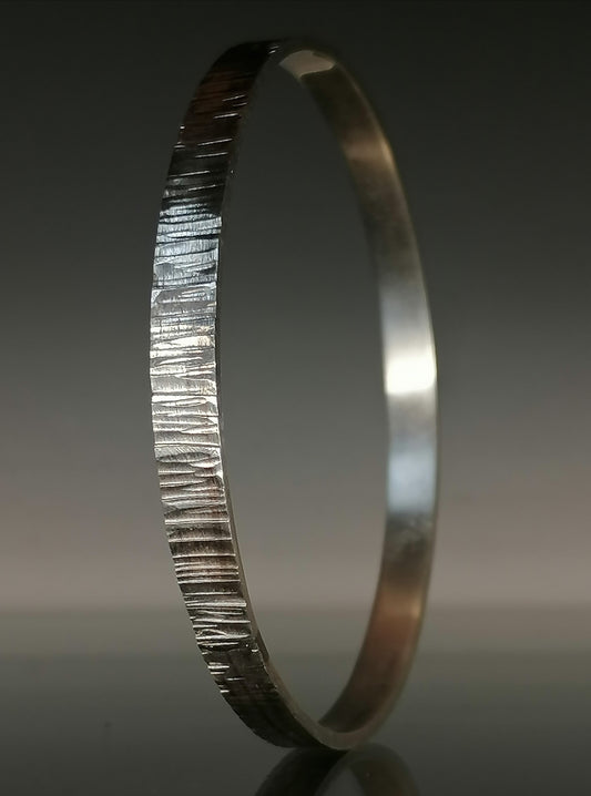 Forged silver circle bracelet 