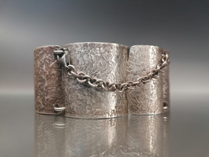 Stylish silver bracelet 