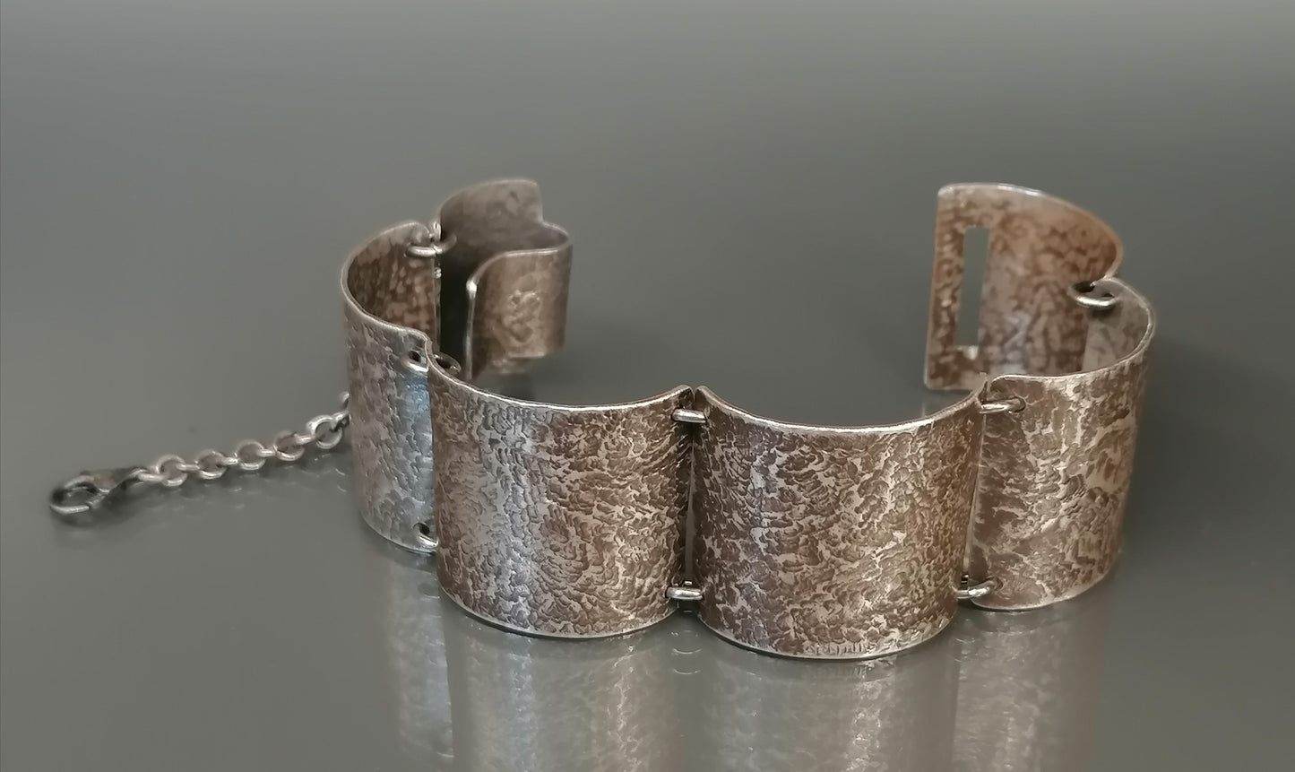 Stylish silver bracelet 