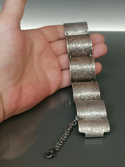 Stylish silver bracelet 