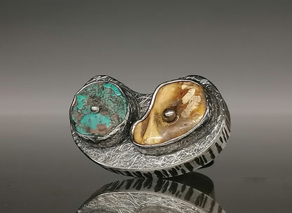 Ring with turquoise and amber