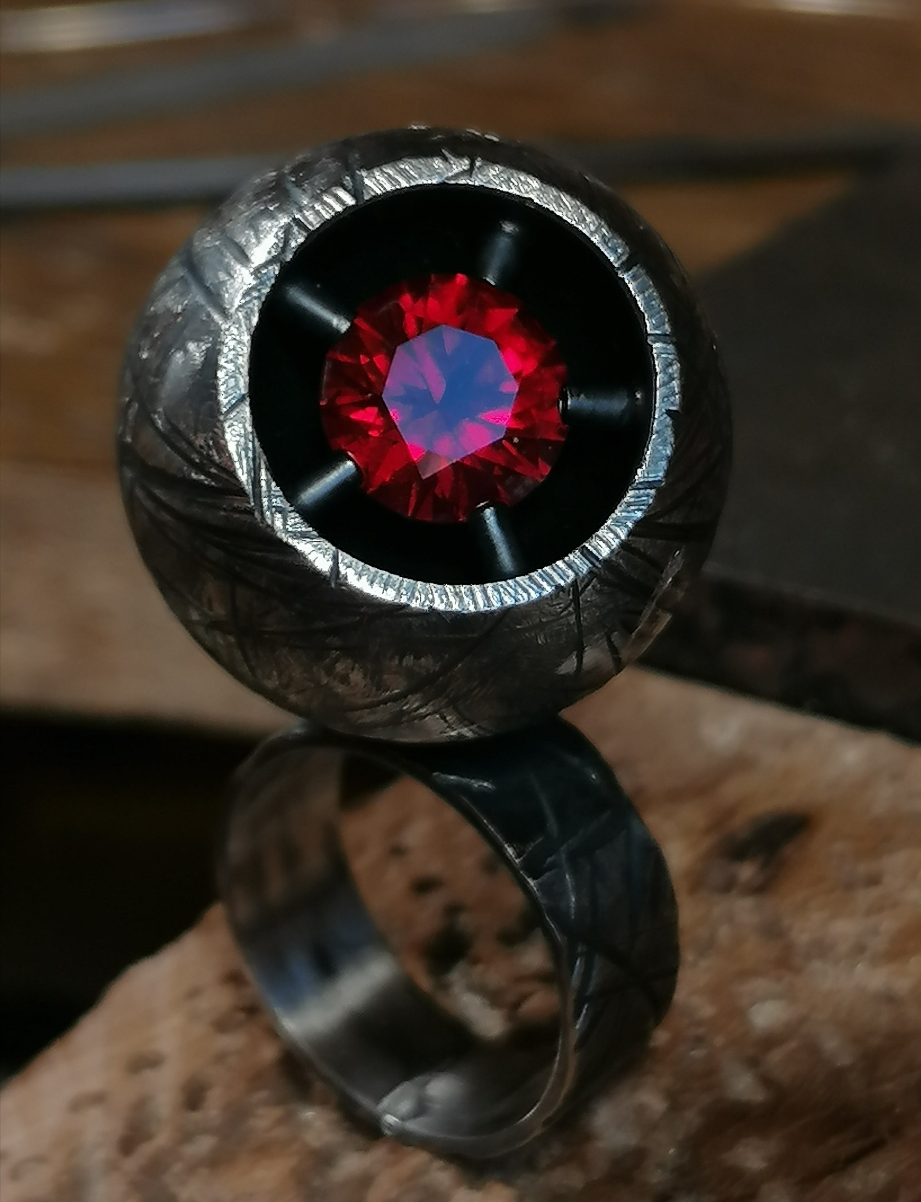 Pierścień srebro " OBSERWATOR"