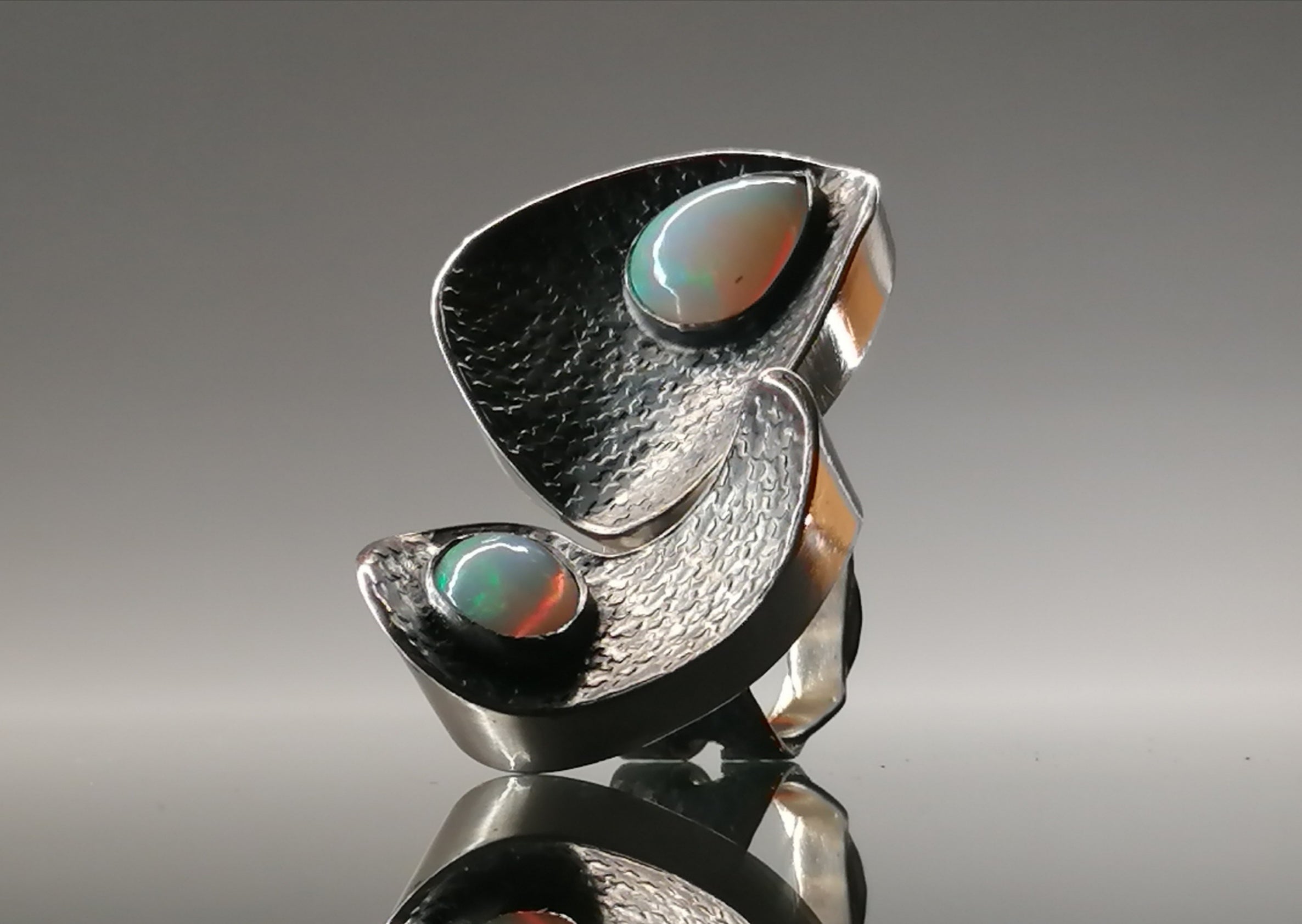 Pierścień srebro / opale " MOTYL"