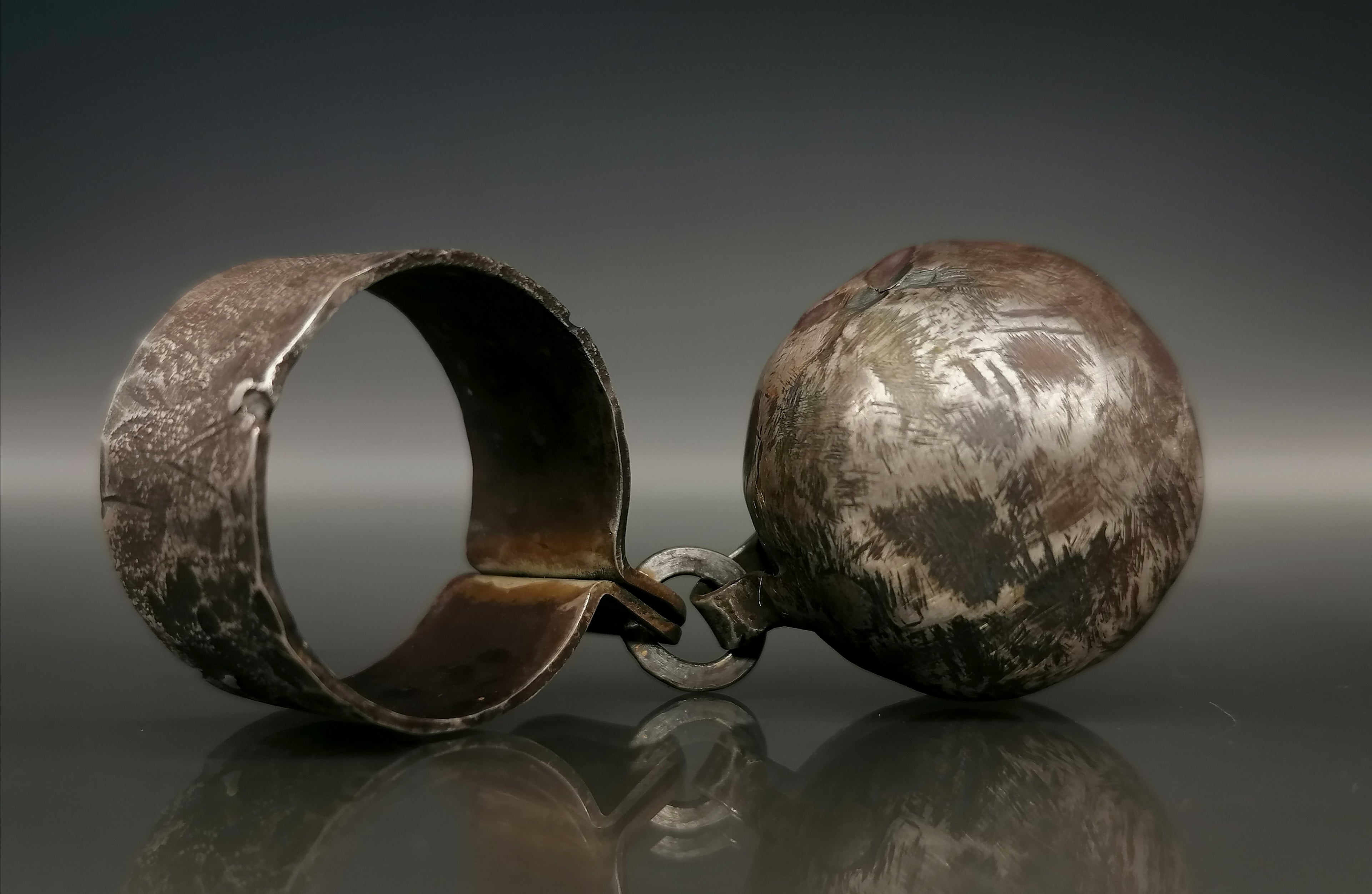 Pierścień srebro " KAJDANY"