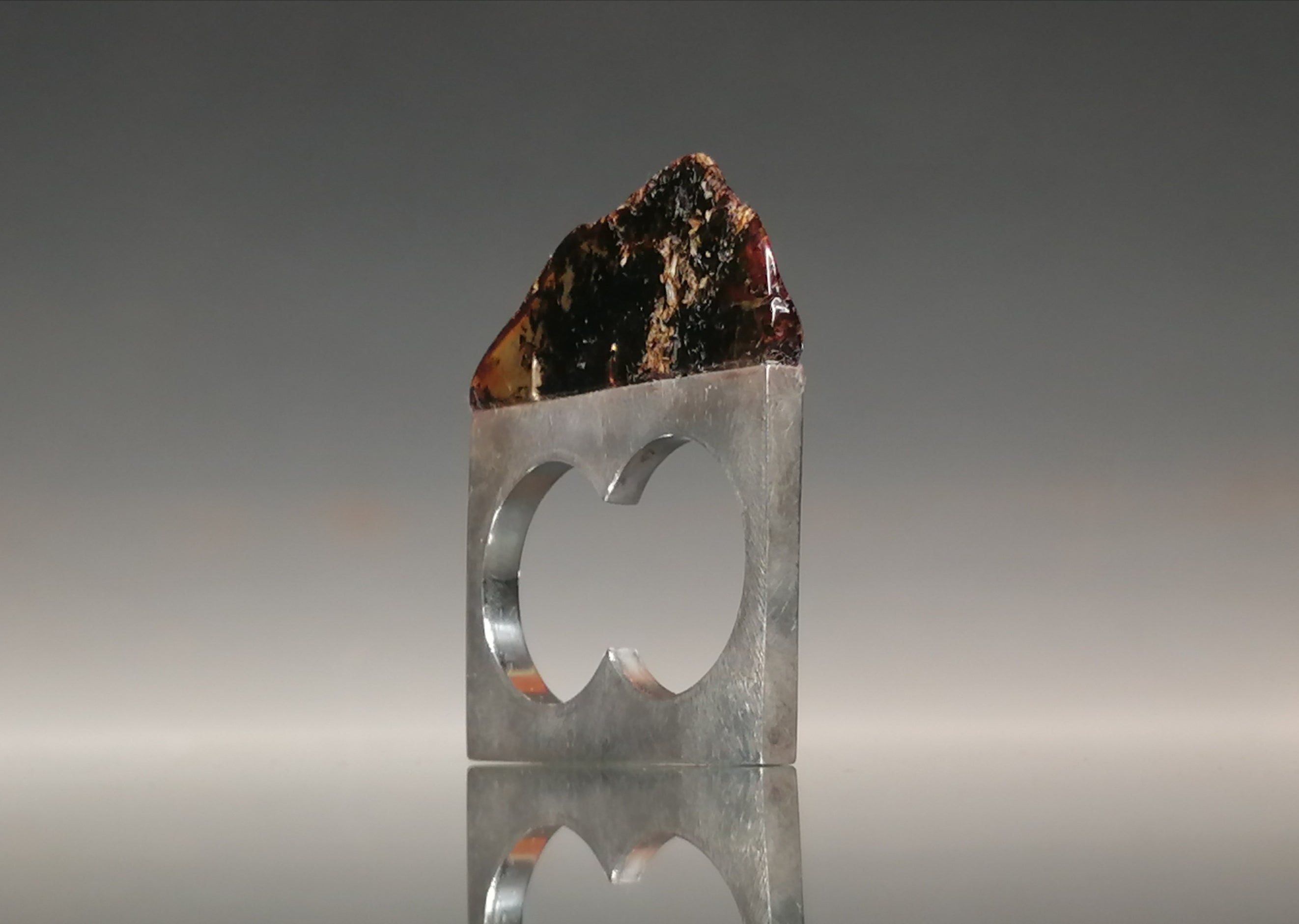 Pierścień srebrny / bursztyn " CIENIAS"