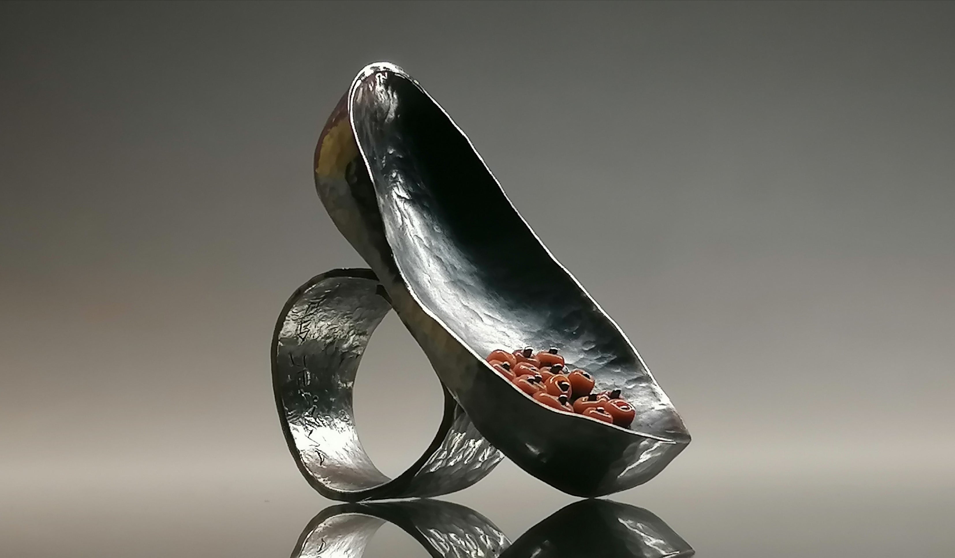 Pierścień srebro / korale