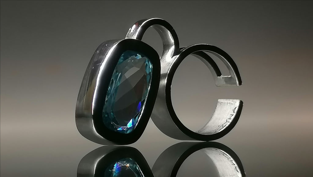 Pierścień srebro / topaz