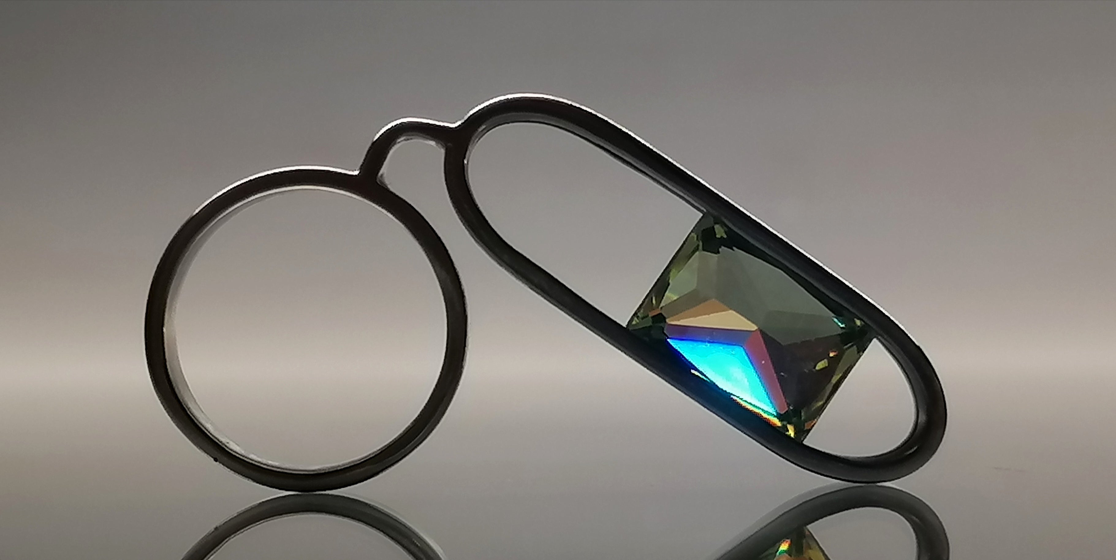 Pierścień srebro / syntetyczny oliwin