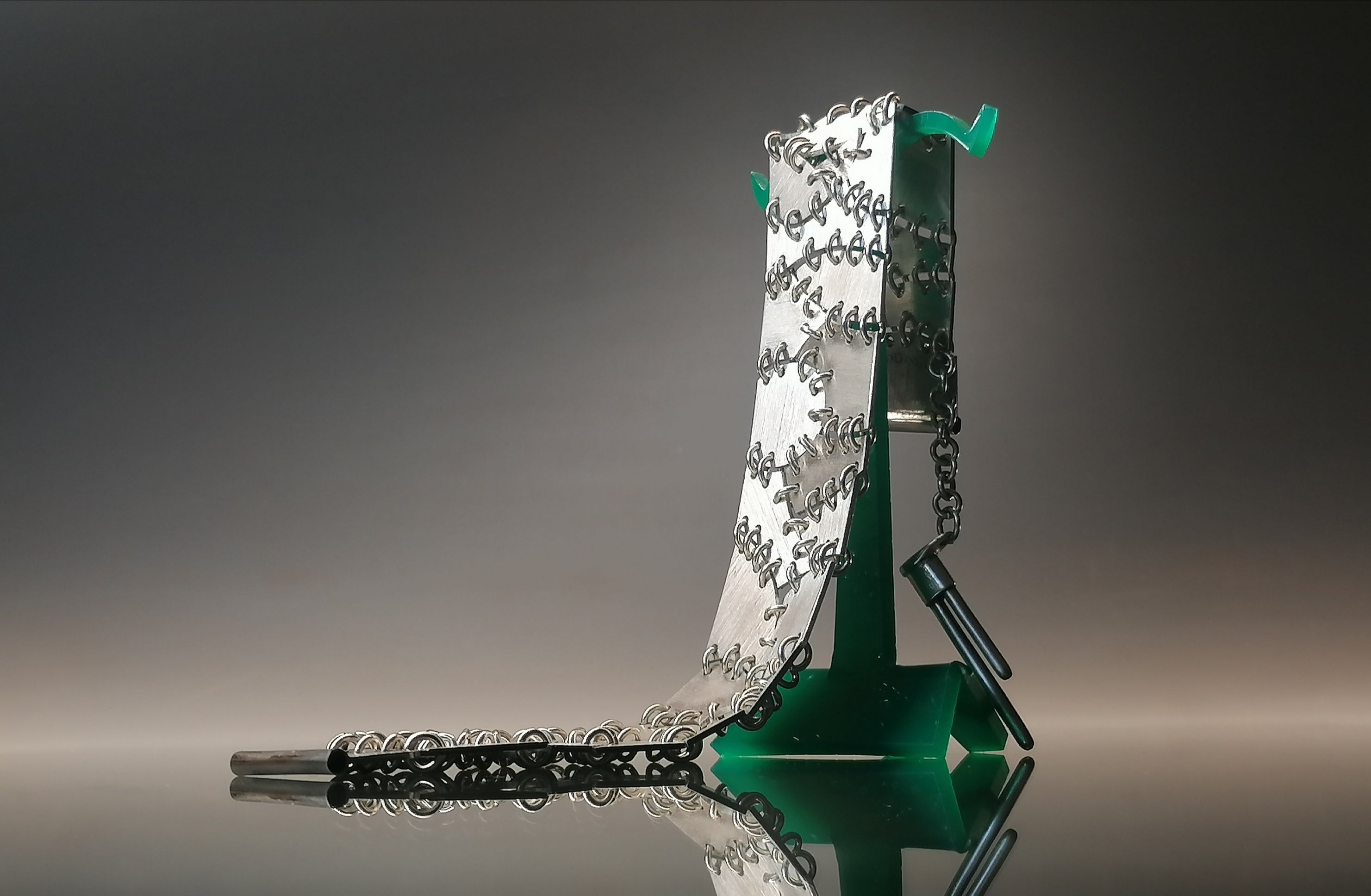 Srebrna szyta bransoleta