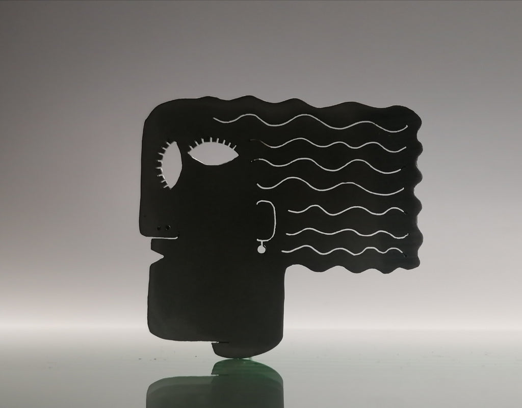 Broszka/ srebro- "Nina" - Kobieta o siwych włosach