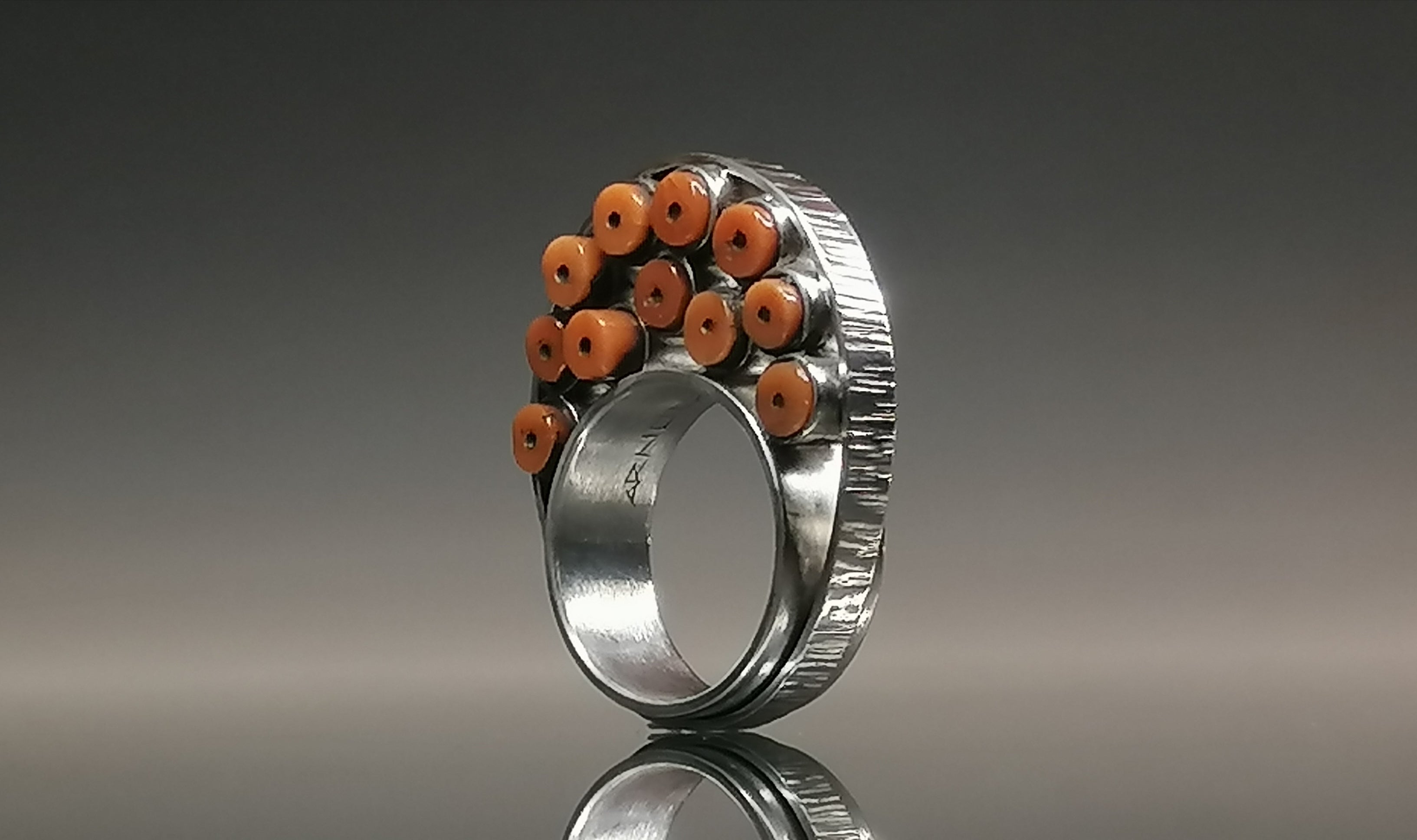 Pierścień / srebro -koral naturalny