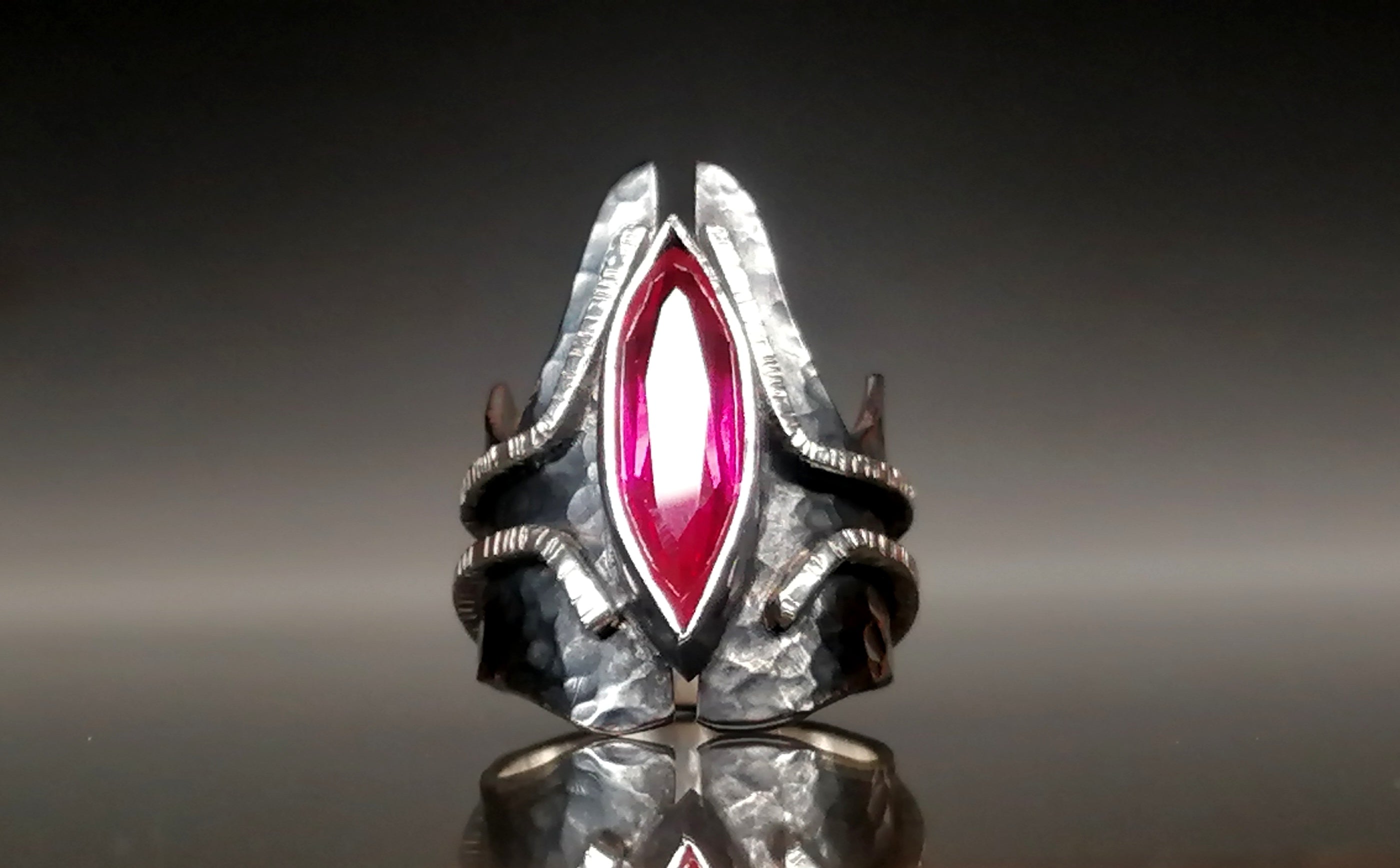 Pierścień / srebro-rubin "LORD"