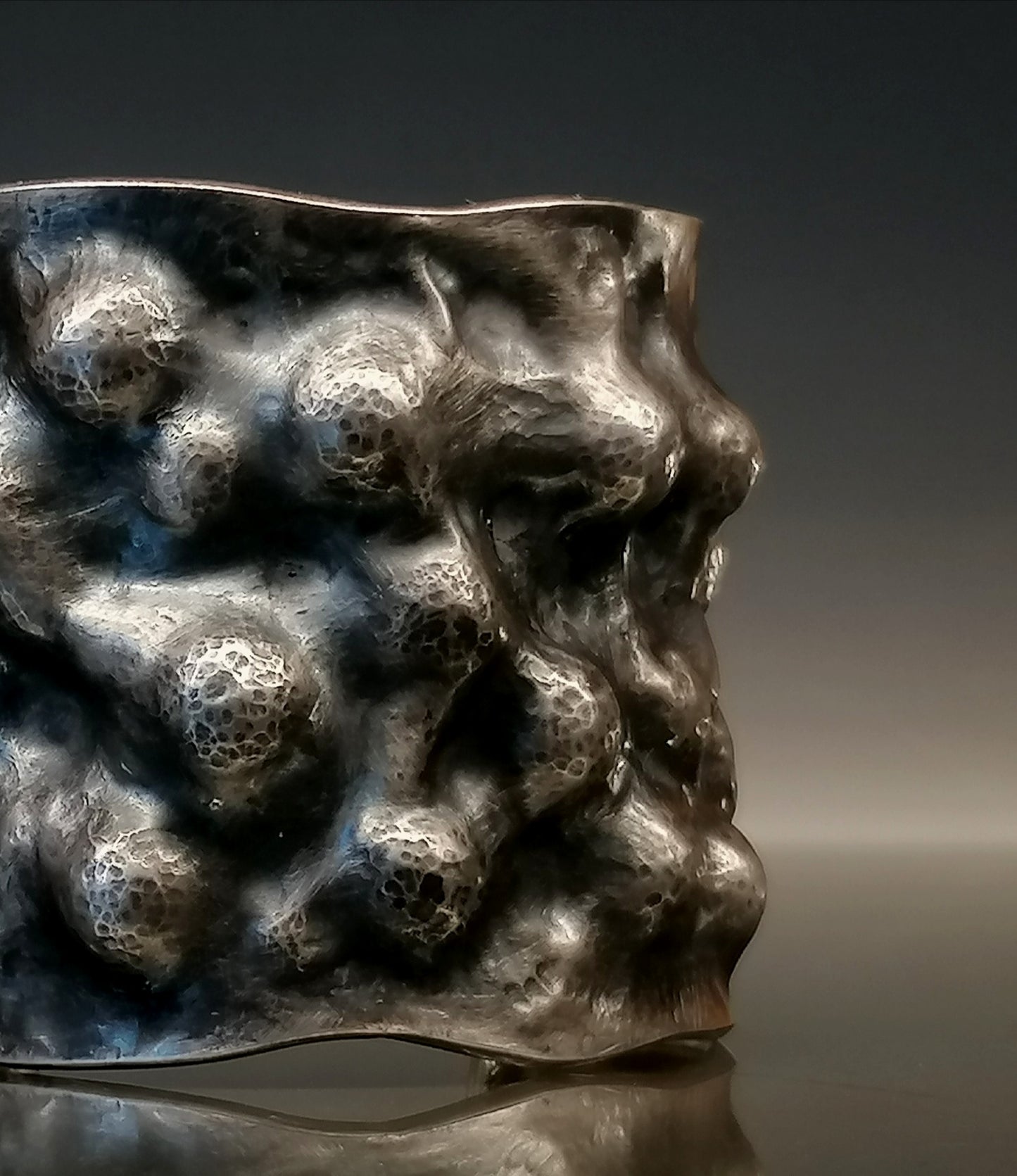 Bransoleta z pierścieniem-"BLOB"